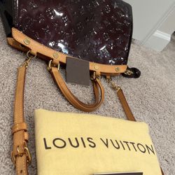 Luxury Louis Vuitton handbag for beautiful woman 