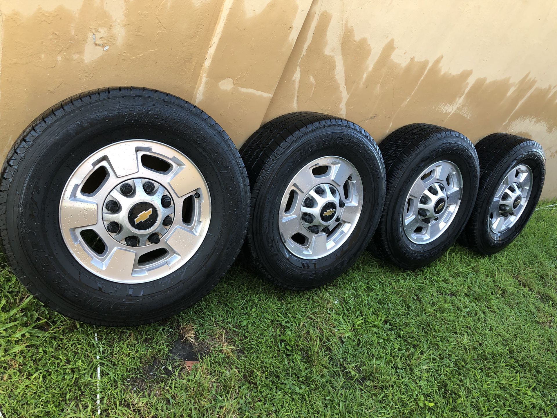 8 lug Chevy 2500 rims and Bridgestone tires LT 265/70r17