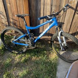 Giant Mountain Bike
