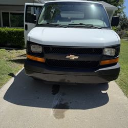 Chevrolet Express 2400