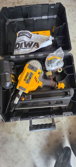 Dewalt 20V Nail Gun