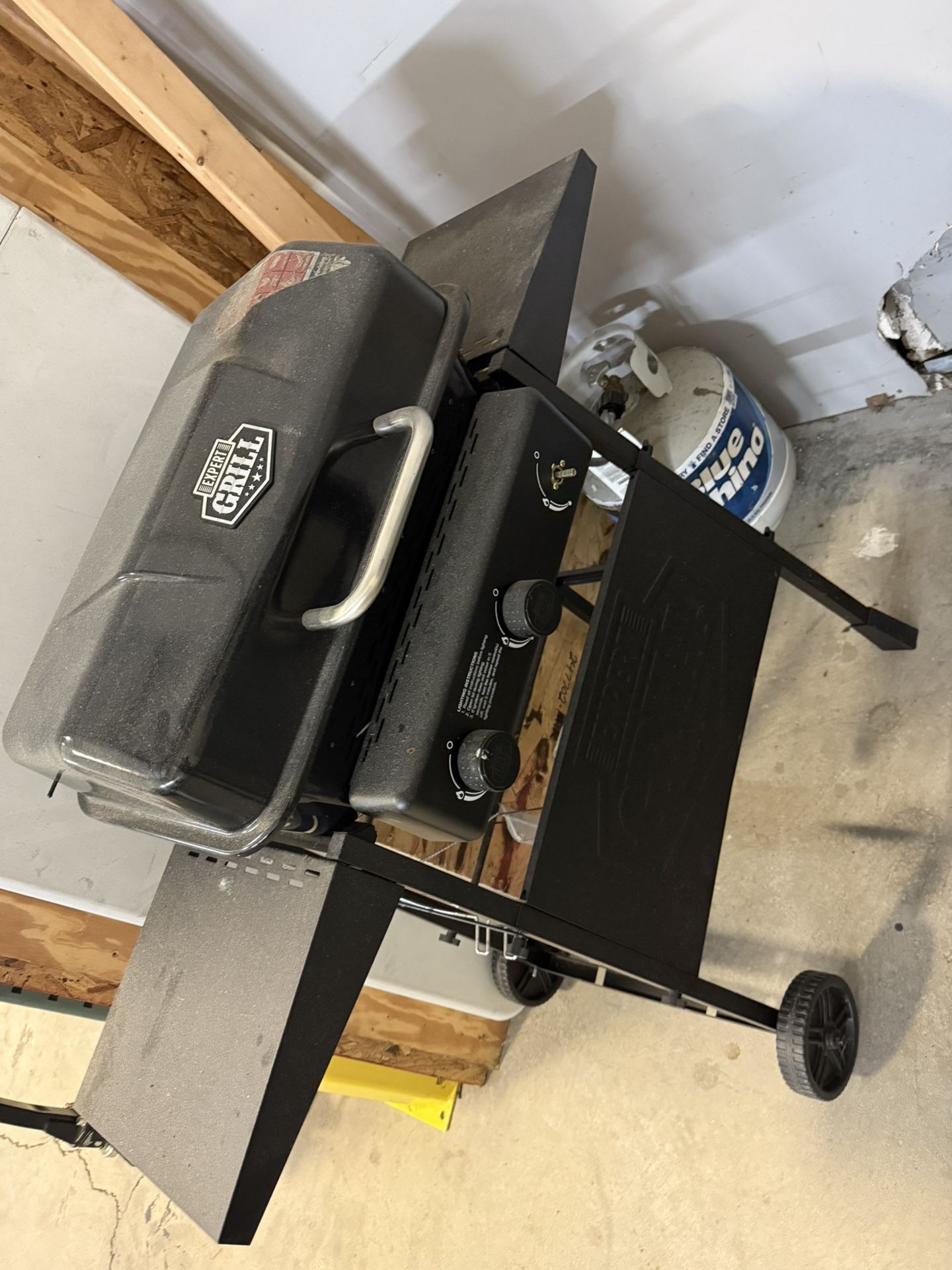 Grill With Propane Tank.