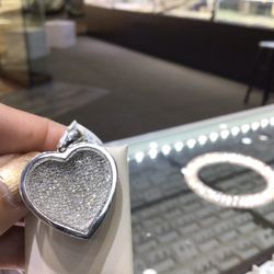 10k White Gold Diamond Heart Pendant ..1.ct Diamond 💎 💎❤️❤️❤️💎💎💎