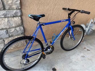 Blue Diamondback mountain bike vintage Topanga  model from the 1990s. 26 inch