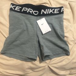 Women’s Nike Pro Shorts 