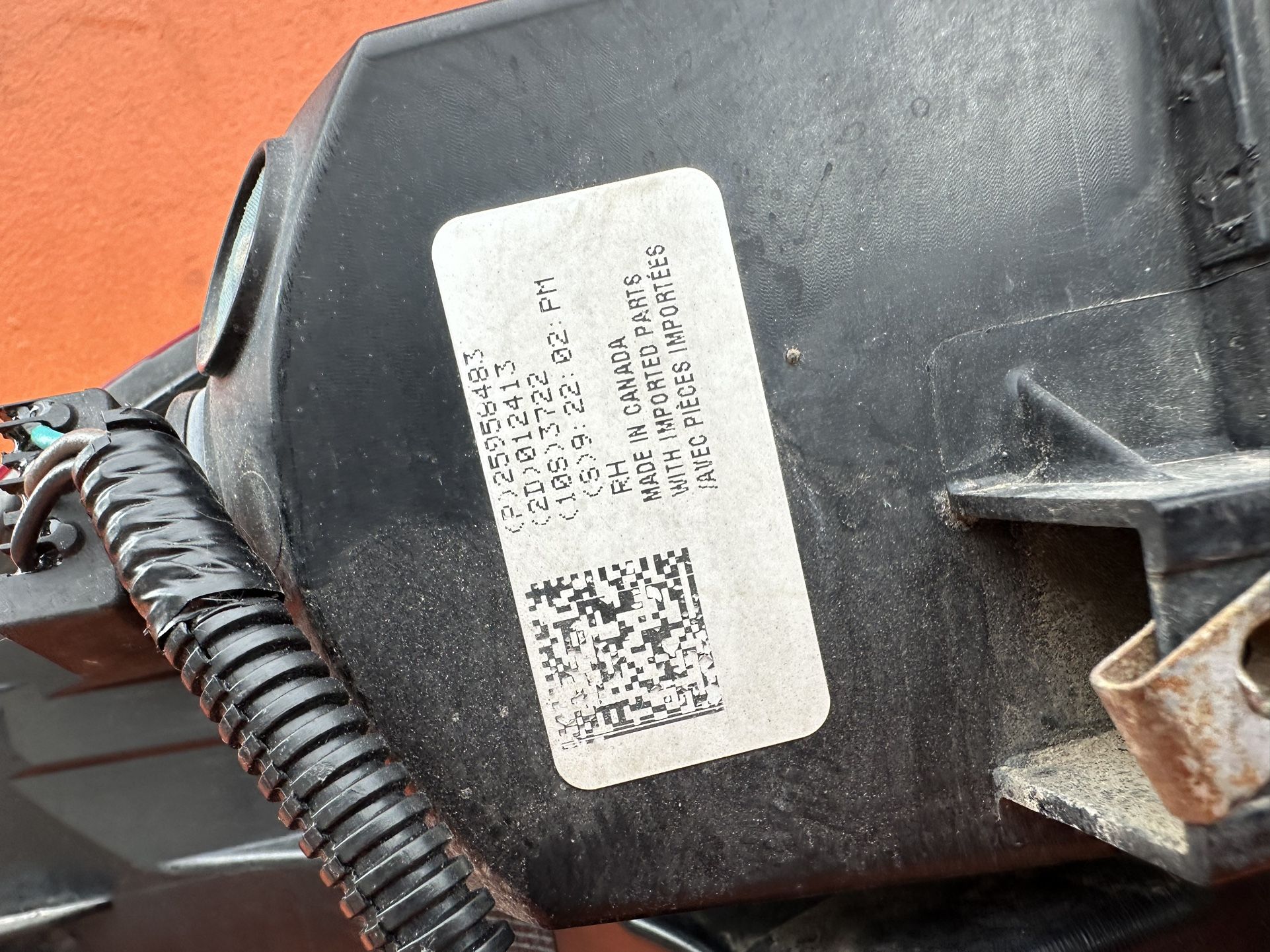 2007 - 2013 GMC Sierra Right Passenger Side Tail Light OEM (contact info removed)3