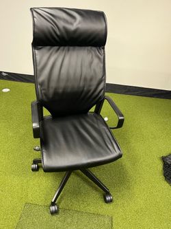 Modern Executive Office Chair – Excellent Condition