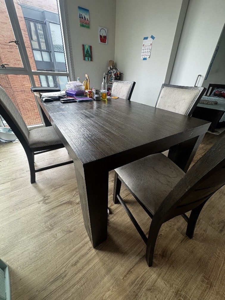 Extendable Dining Table And 4 Chairs