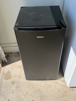 Galanz Mini Fridge Black