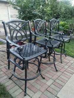 Grand Terrace Counter Height Stools