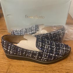 Womens Flats, New (size 7)