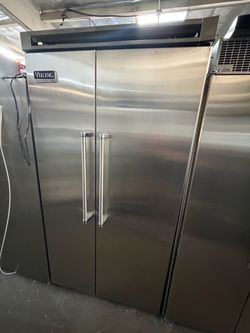 42” VIKING BUILT IN STAINLESS STEEL REFRIGERATOR