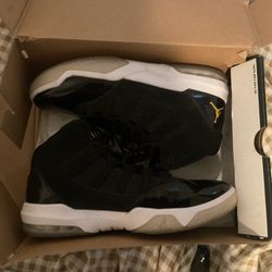 Jordan Max Aura’s Size 12