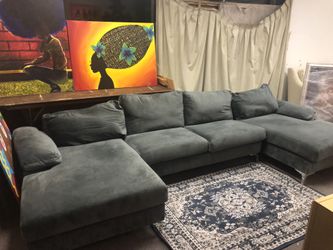 Gorgeous Gray Sectional 129”L x 51”w