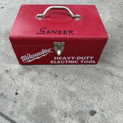 Milwaukee Sander 