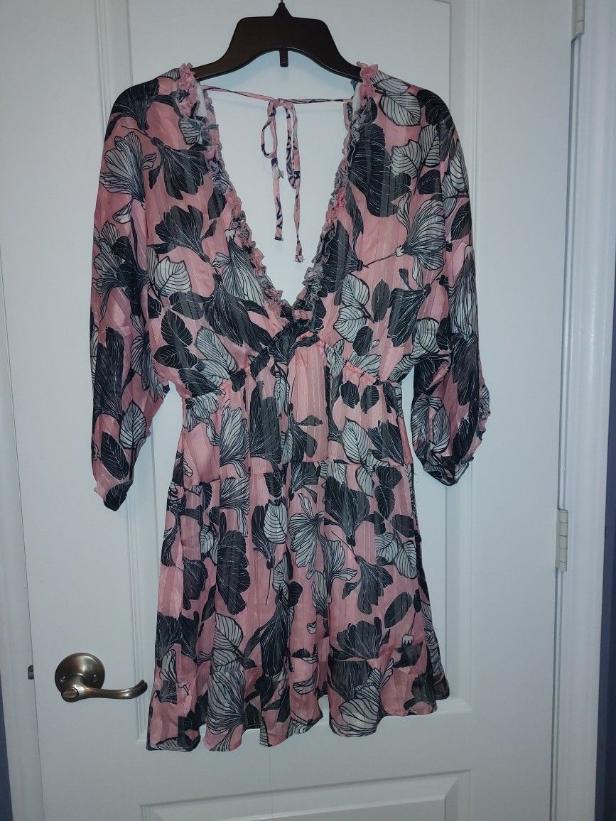 Beautiful Pink Dress Size SMALL. Has White Attachment As Well Under. See All Photo's.  Cash Pickup Only 