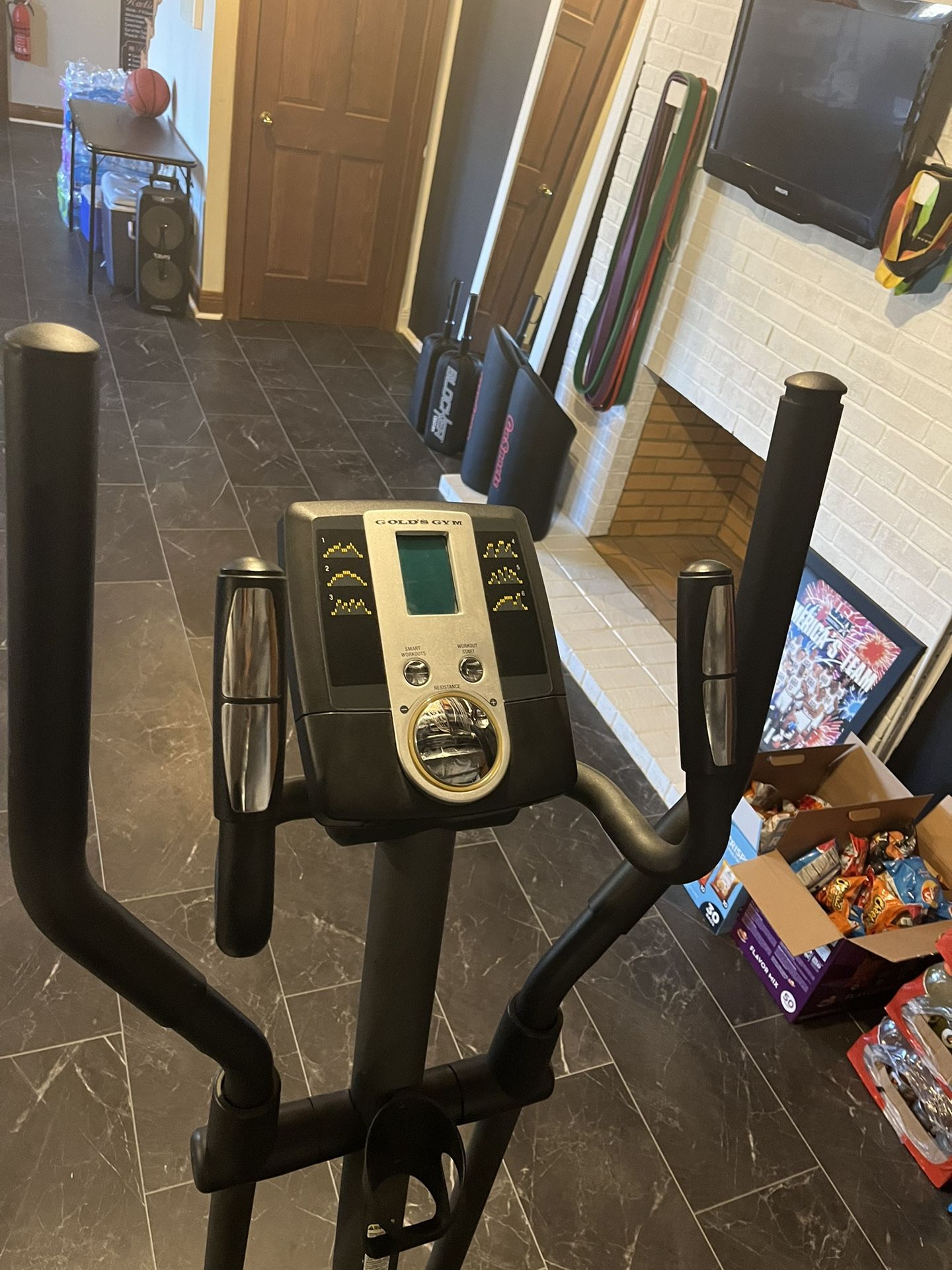 Gold’s Gym Stride Trainer 380 Elliptical for Sale in Nashville, TN