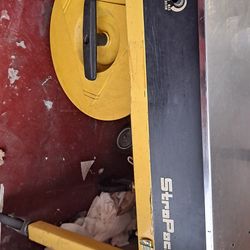 New. Strapping Machine