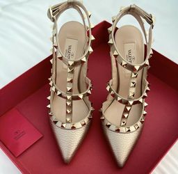 Valentino Garavani Rockstud Metallic Heels Size 36