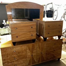 MCM King Size Bedroom Set - DELIVERY AVAILABLE 
