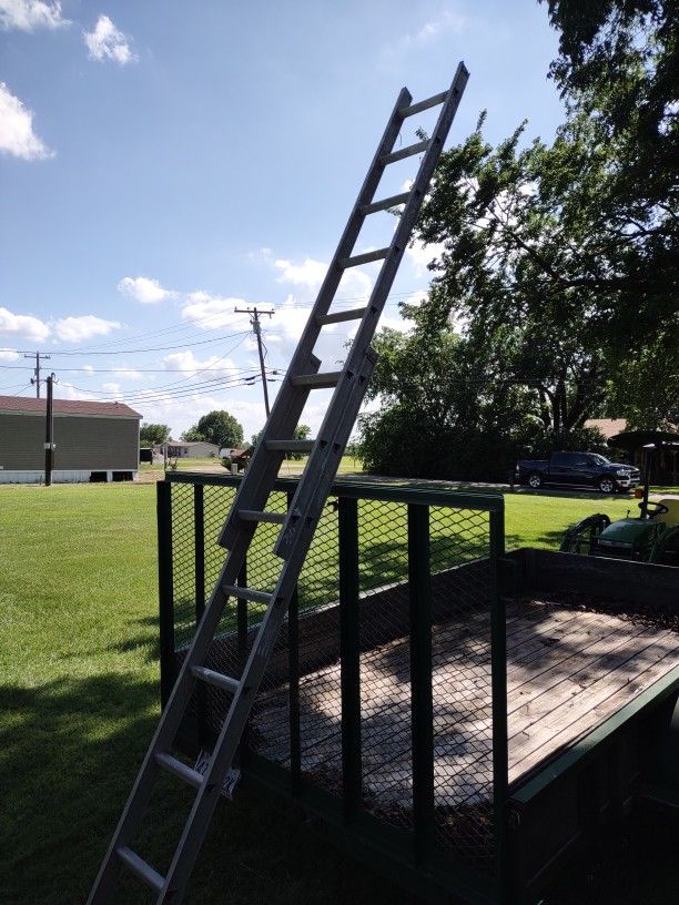 16 ft Aluminum Extension Ladder 