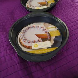 2 NEW 9" CAKE PANS