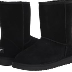 W KOOLABURRA By Ugg Short Black Boots Size 8 Brand New 