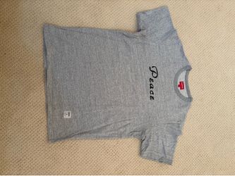 Men’s supreme shirt size large