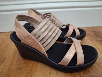 Skechers sandals (brand new)