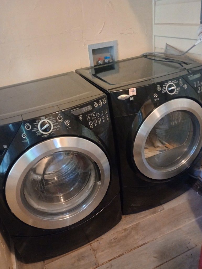 Whirl Pool Duets Xl Capacity