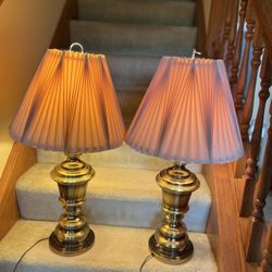 Beautiful Lamp With Shades , Vintage (price Negotiable)