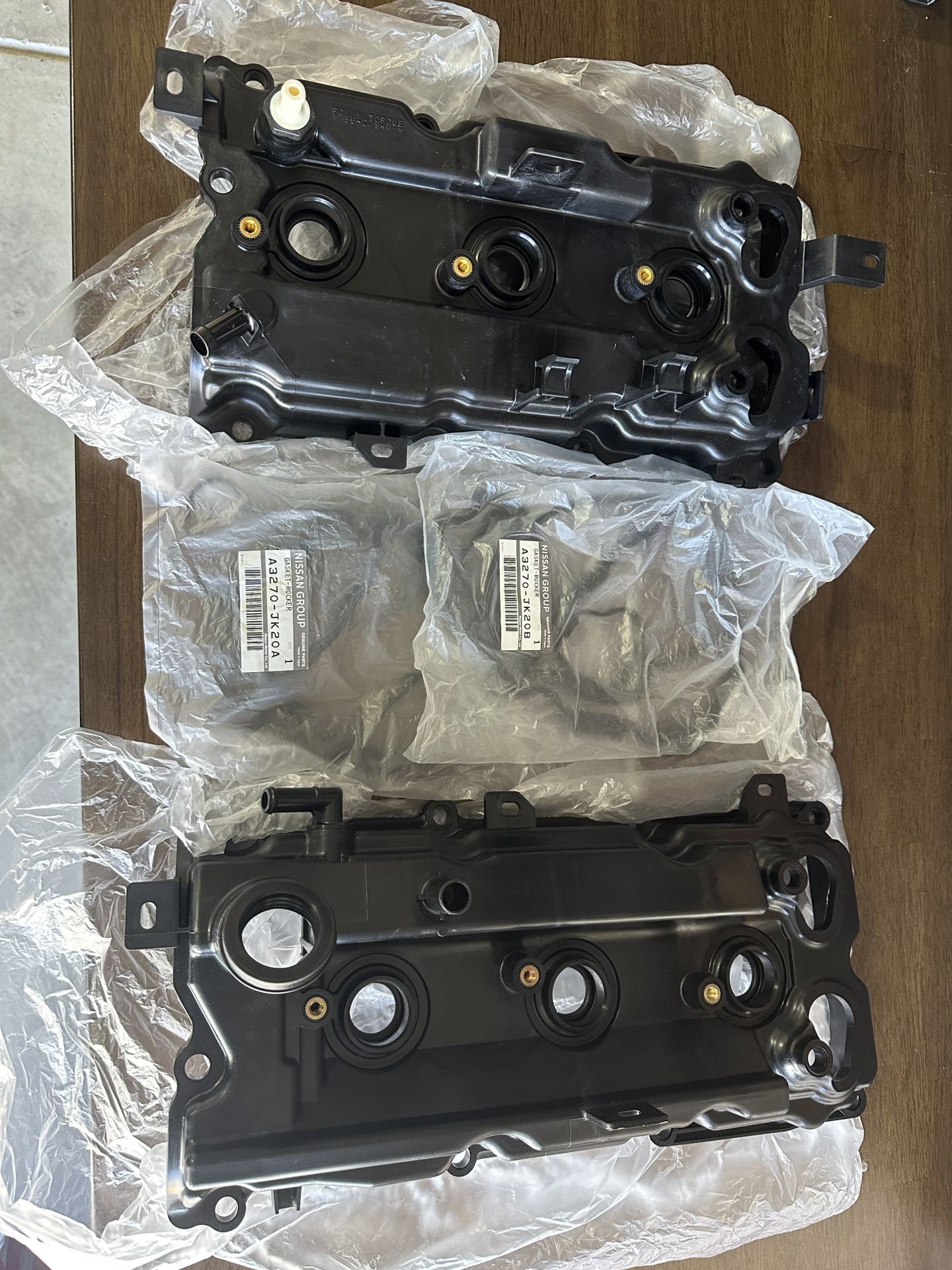OEM 350Z / G35 VQ35HR Valve Cover Set. BRAND NEW!