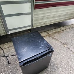 Danby Fridge 24hr On Battery 