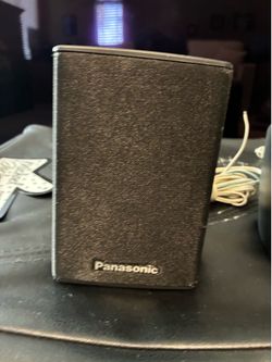 set of 5 Panasonic surround sound speakers (Model SB-HS470)