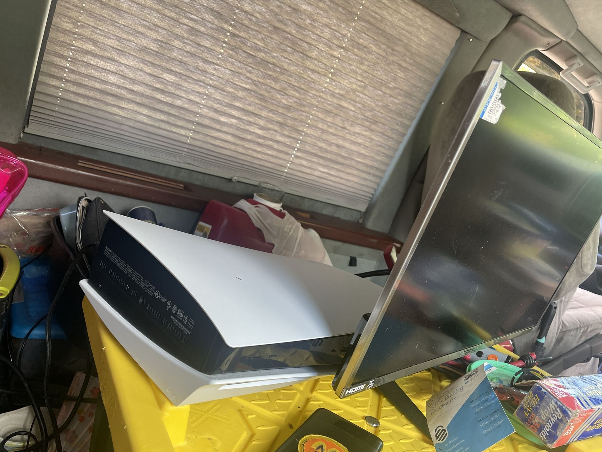 Like New PS5 Disc Edition – Includes Controller + Cords