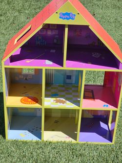 Peppa Pig Wooden Dollhouse