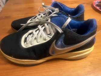 Nike Lebron Nike Size 11.5