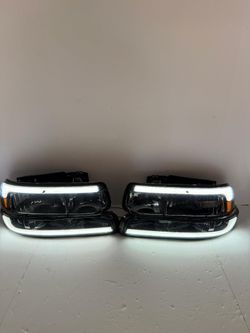 Chevy Silverado 1999-2002 Headlights