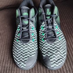 Nike KD Trey 5 VIII / Size 9 In Men