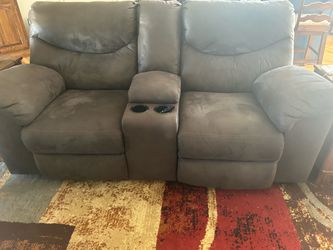 Recliner loveseat