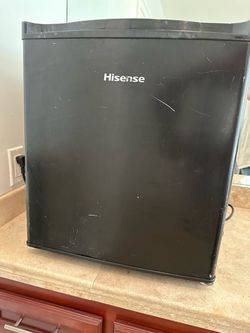 Hisense Black Mini Fridge with freezer