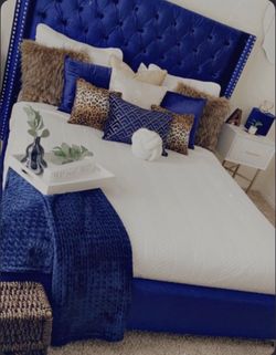 BLUE VELVET BED w/ Tall Headboard 😍😍💙💙