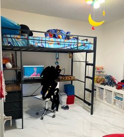 Bunk bed with desk/ Litera con escritorio