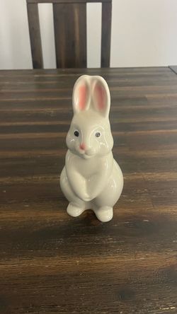 Glass rabbit