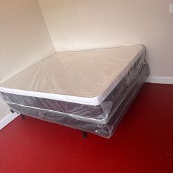 Queen mattress pillow top set with box spring (2pc - new)