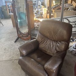 Recliner chair