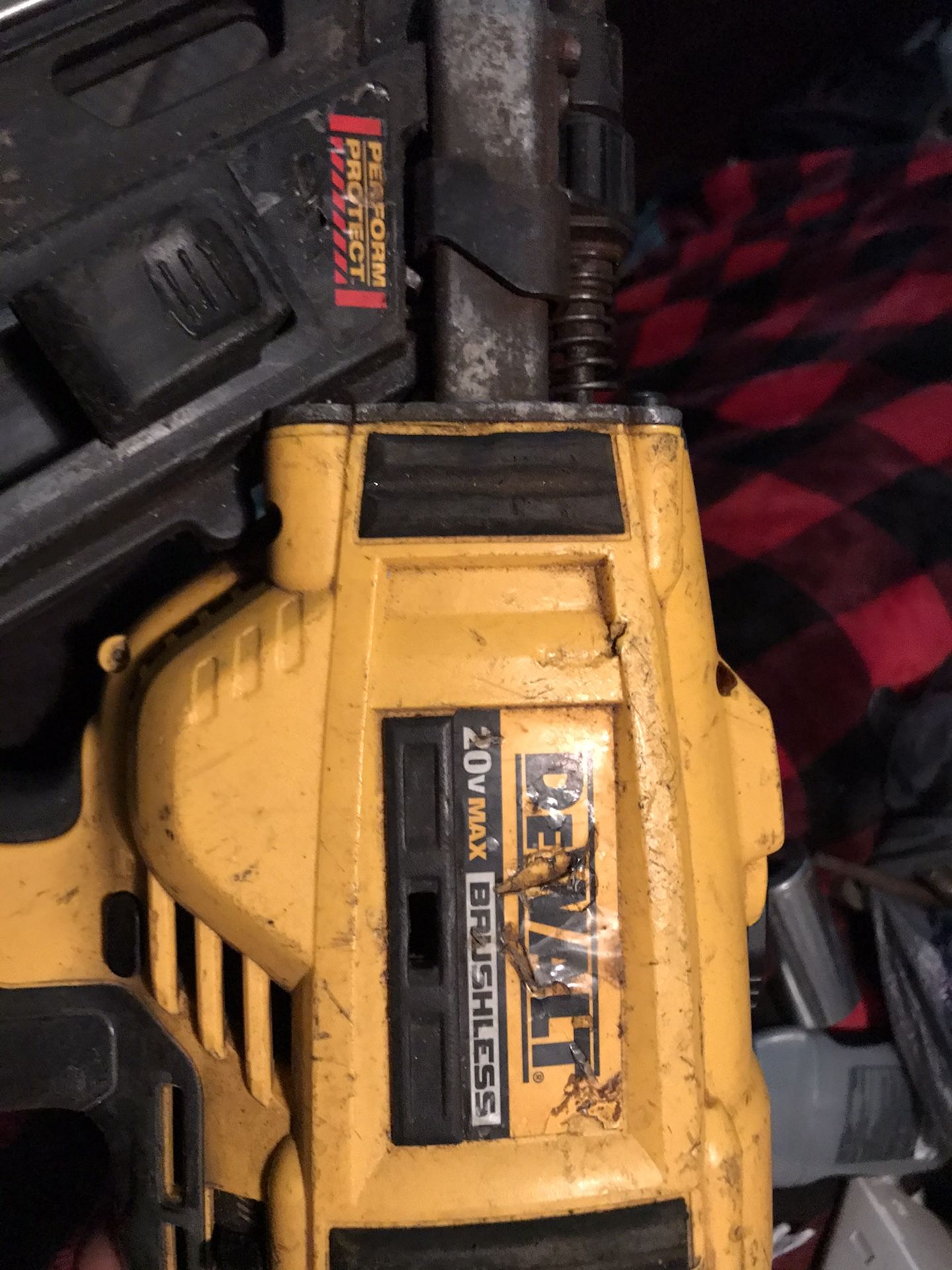 Dewalt Framing battery operated nail gun