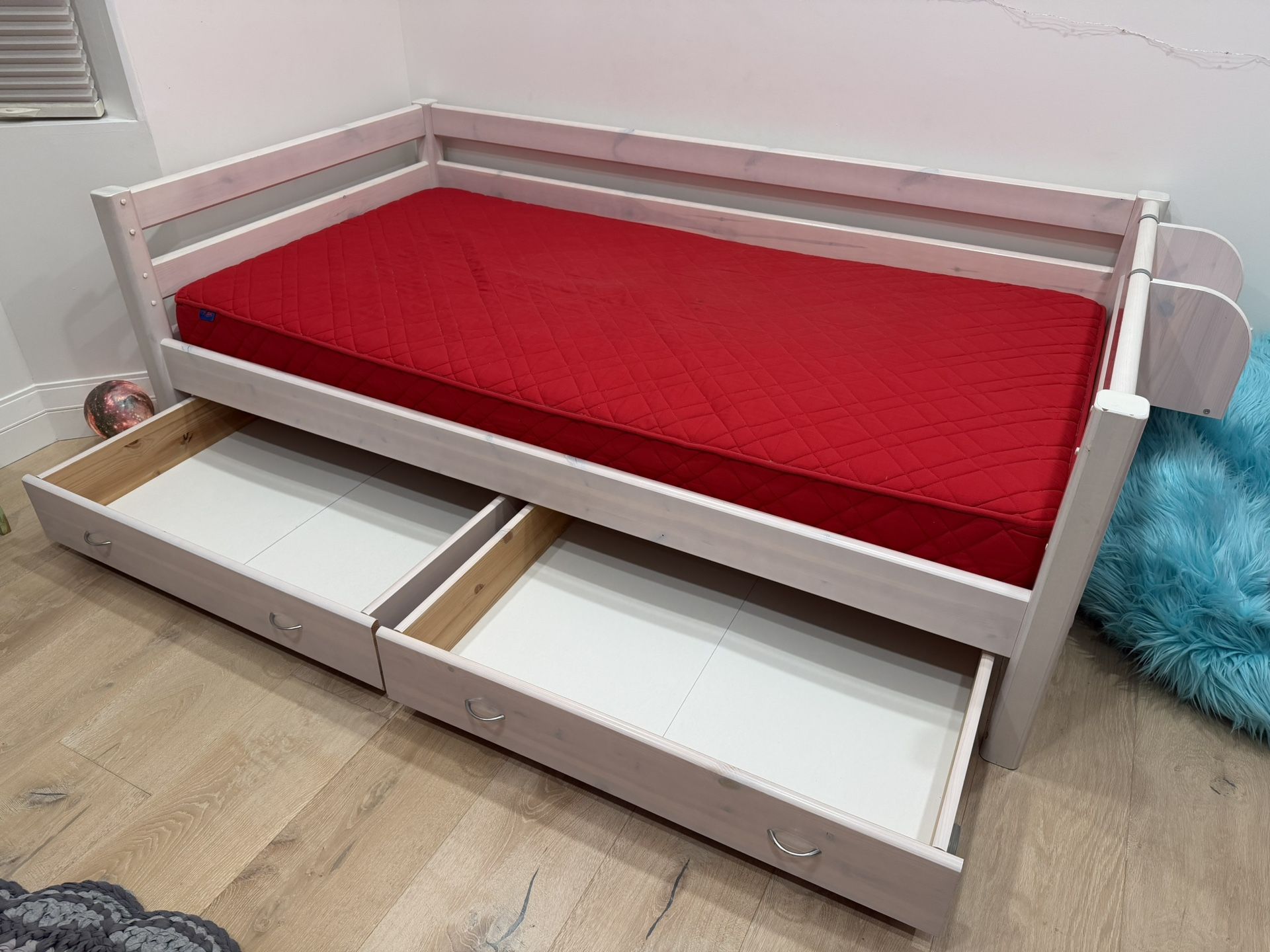 FLEXA Twin-size Bed (European Design)