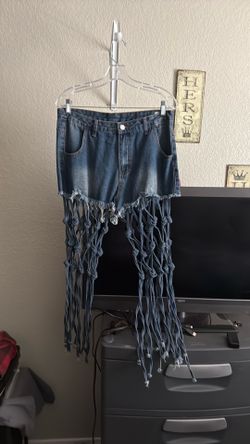 Knotted short
