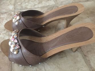 Sandals size 7